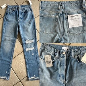 GOOD AMERICAN size 26/2 but could easily fit a 4. Brand New! With tags!
